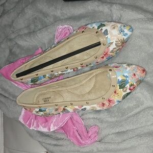 Avon Floral flats